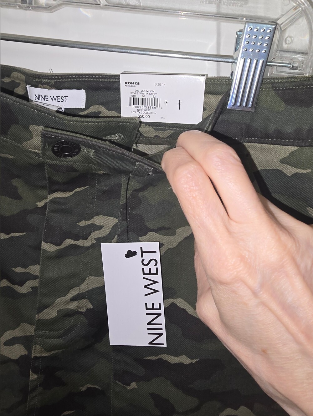 NWT Nine West Camo Cargo Pants Women's Size 14 Utility Stretch Straight Leg - Picture 2 of 6